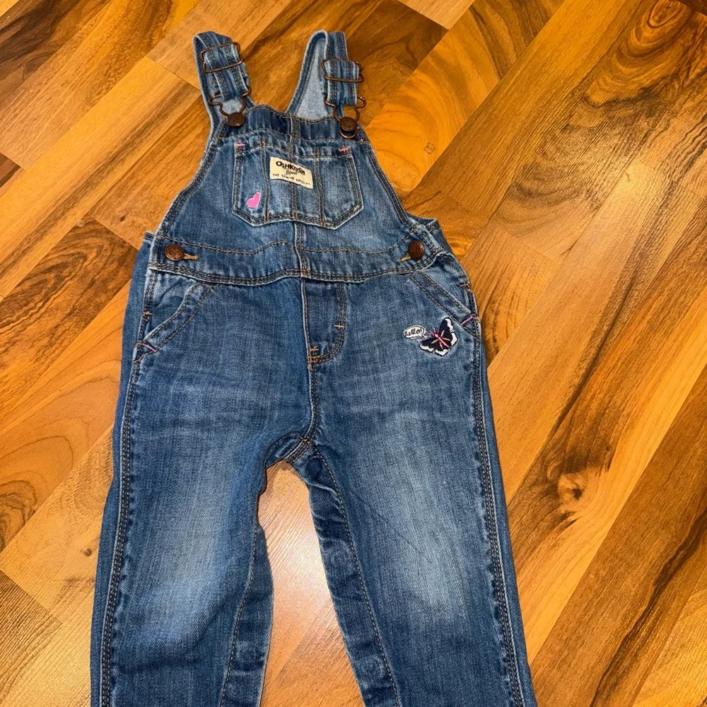 OshKosh B’Gosh girls denim embrodered patch overall‎ size 12 months